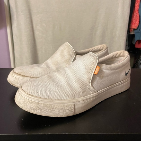Nike Slip On - Picture 1 of 1